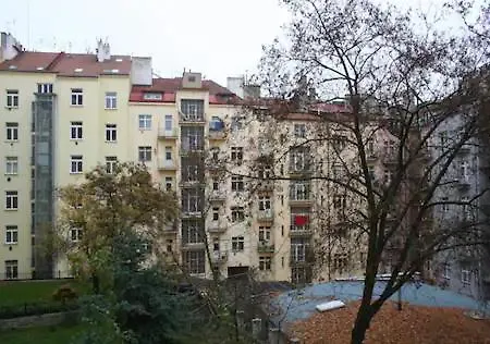 Bright & Cosy With Own Shower And Kitchenette * Πράγα